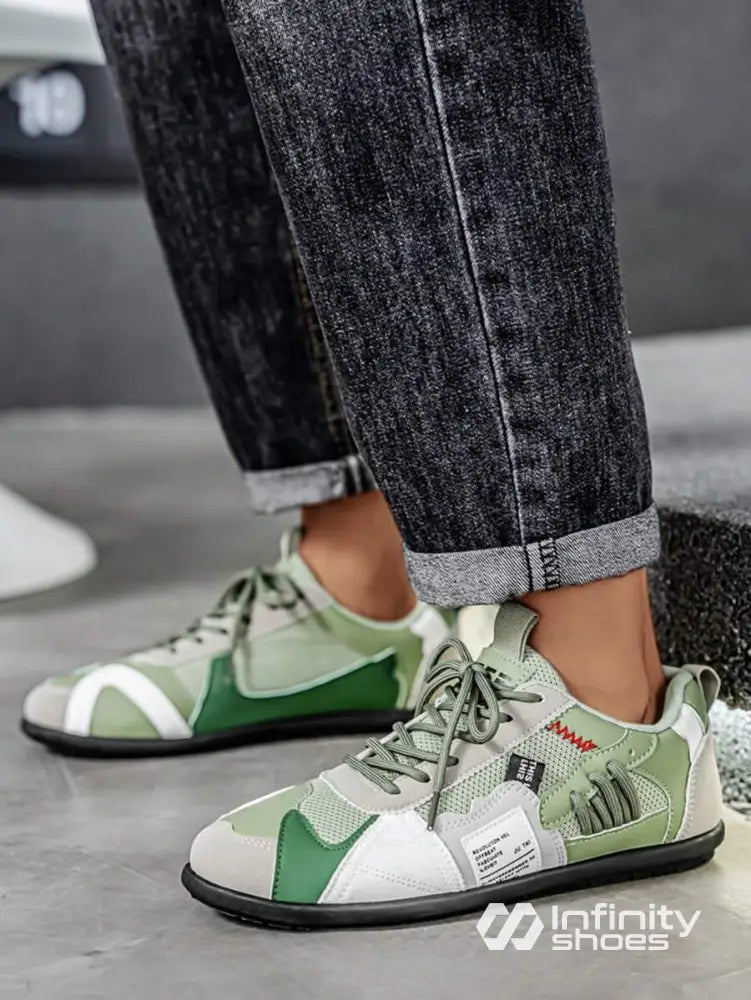 Tênis Casual Com Cabedal Multimaterial E Solado Resistente Tênis Casual Com Cabedal Multimaterial E Solado Resistente