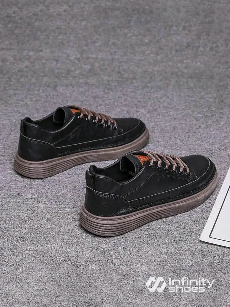 Tênis Casual Couro Sintético Com Solado Alto Estruturado Tênis Casual Couro Sintético Com Solado Alto Estruturado