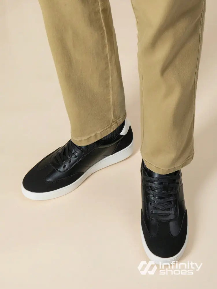 Tênis Casual Detalhe Traseiro Moderno Tênis Casual Detalhe Traseiro Moderno