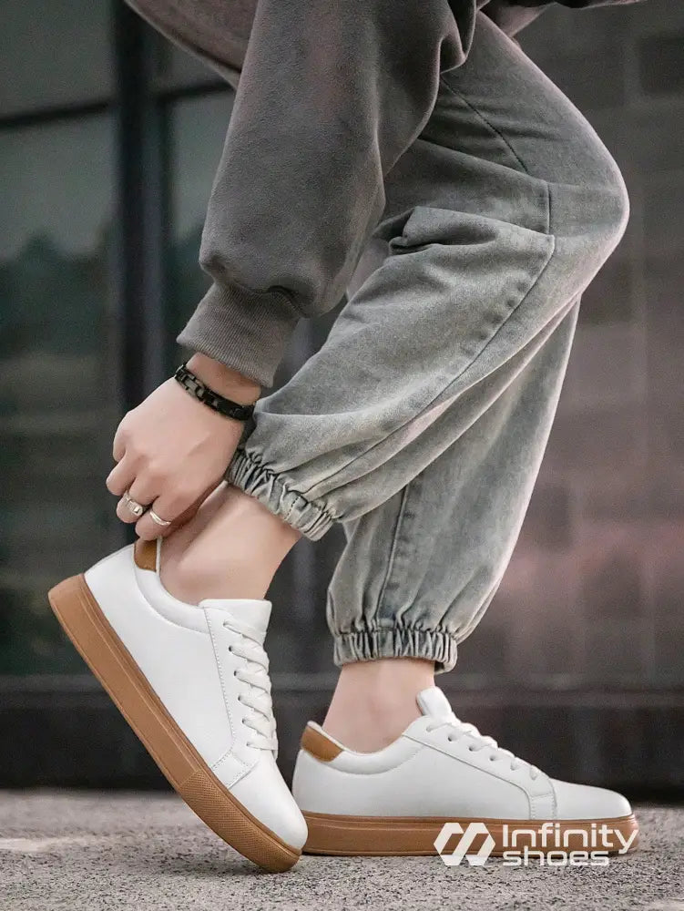 Tênis Casual Sintético Design Clássico Com Solado Emborrachado Tênis Casual Sintético Design Clássico Com Solado