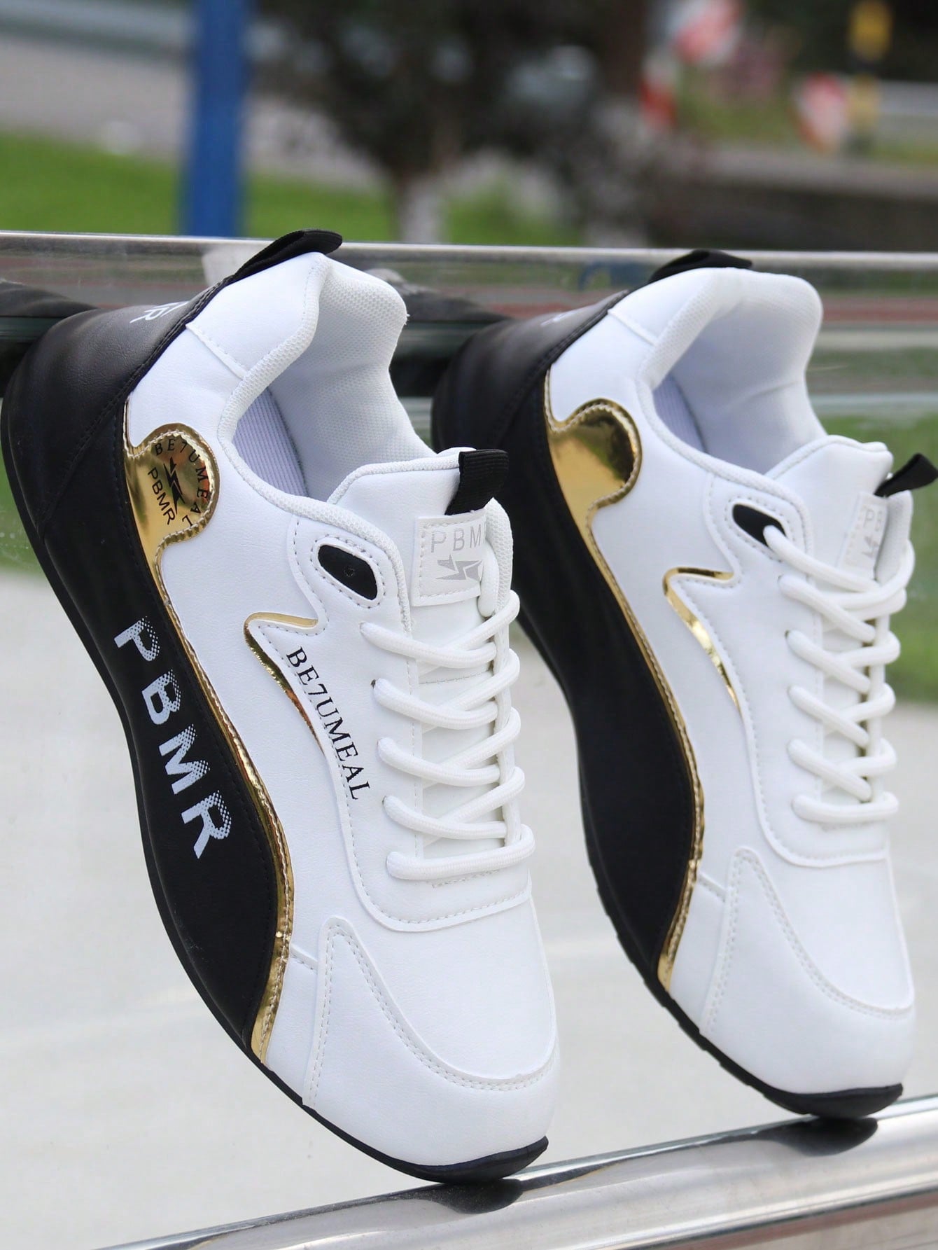 Tênis Corrida Recortes Esportivos Solado Leve