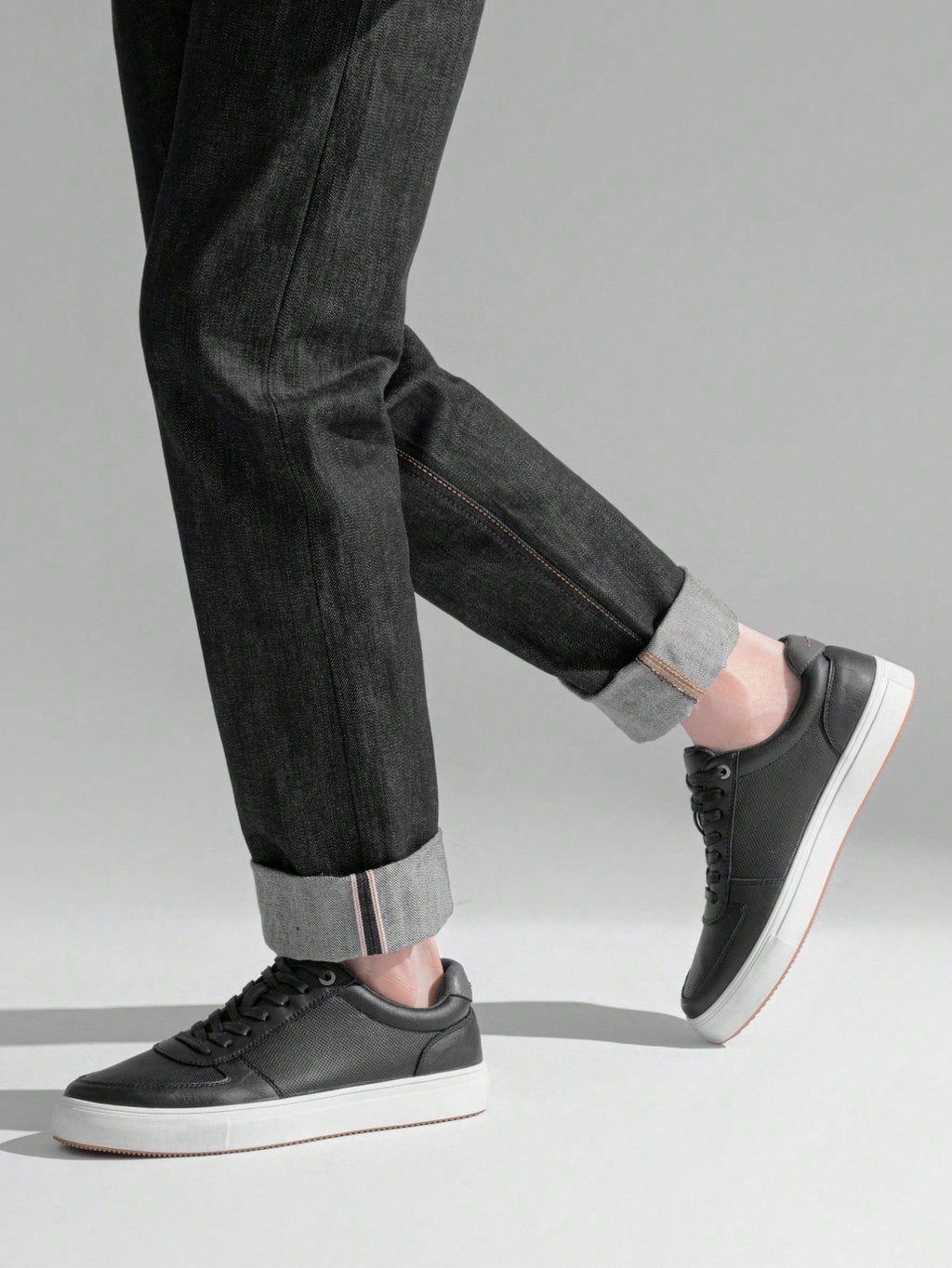 Tênis Casual Texturizado Design Moderno Urbano