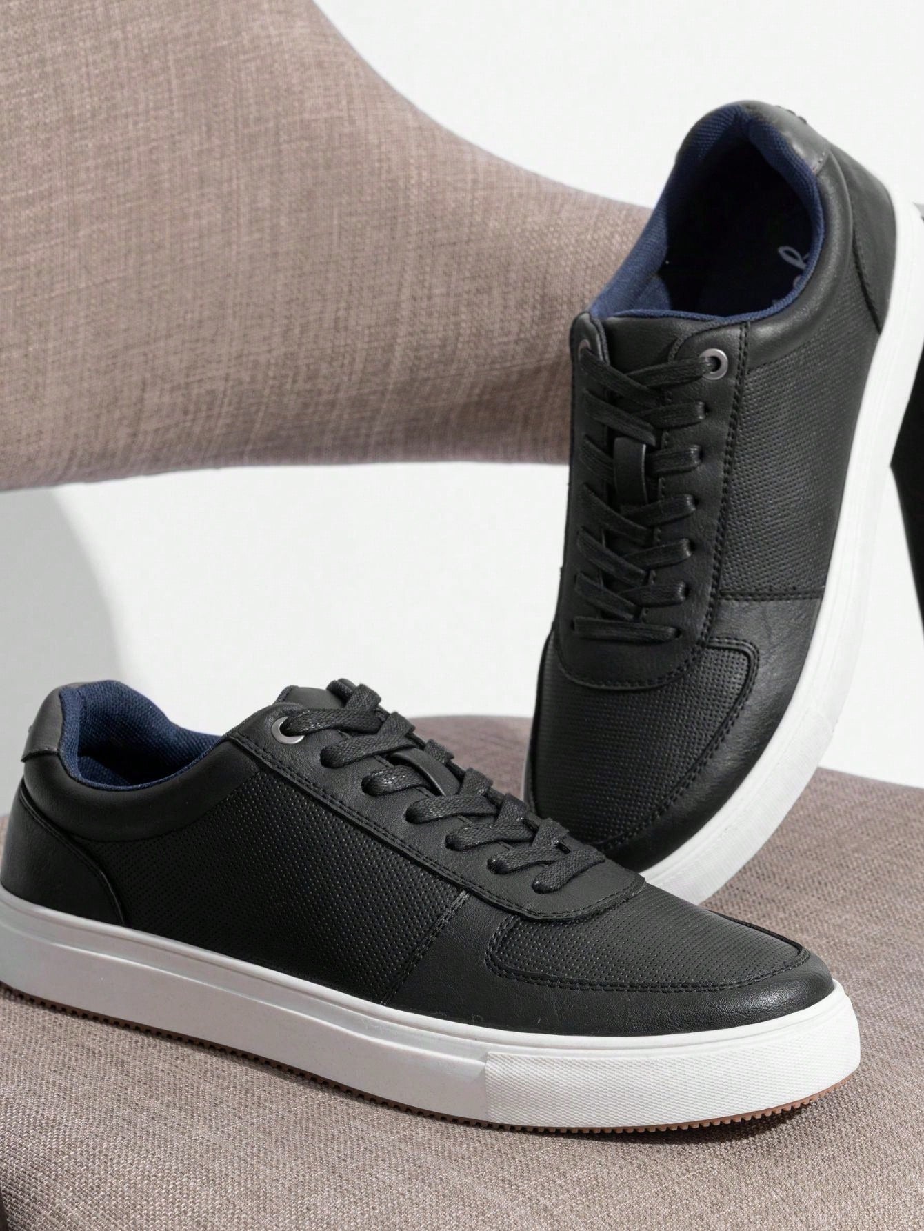 Tênis Casual Texturizado Design Moderno Urbano