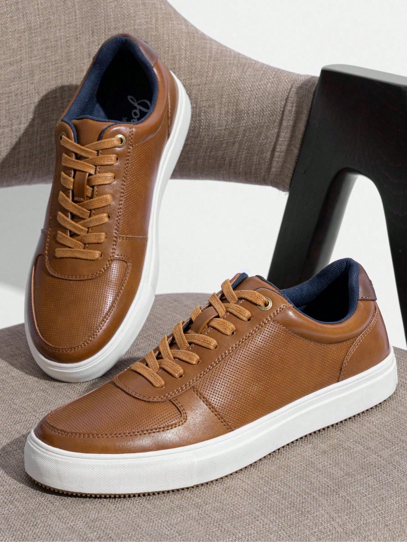 Tênis Casual Texturizado Design Moderno Urbano