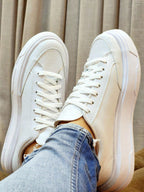 Tênis Casual Cano Baixo Solado Alto Design Minimalista