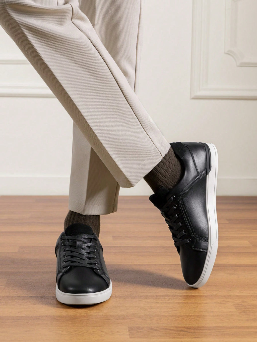 Tênis Casual Cano Baixo Design Clássico