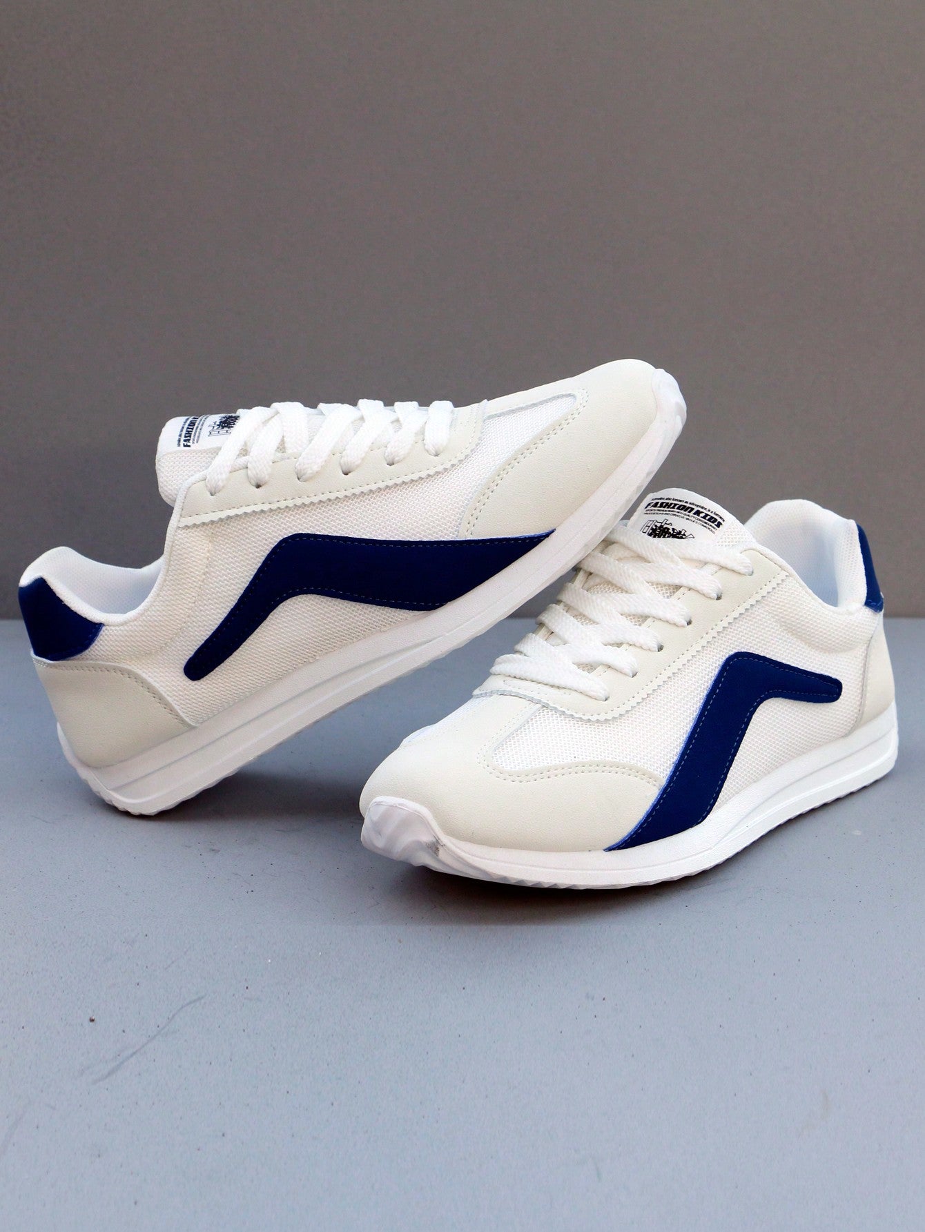 Tênis Casual Cano Baixo Respirável Recortes Alongados