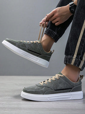 Tênis Casual Cano Baixo Camurça Design Clean