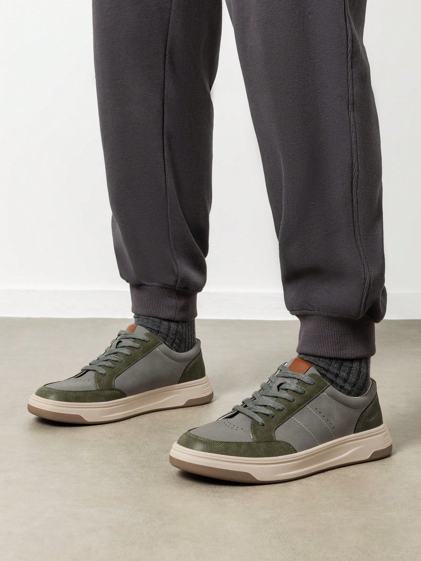 Tênis Casual Design Bicolor Conforto Moderno
