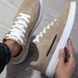 Tênis Casual Cano Baixo Camurça Design Clean