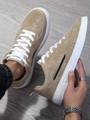 Tênis Casual Cano Baixo Camurça Design Clean