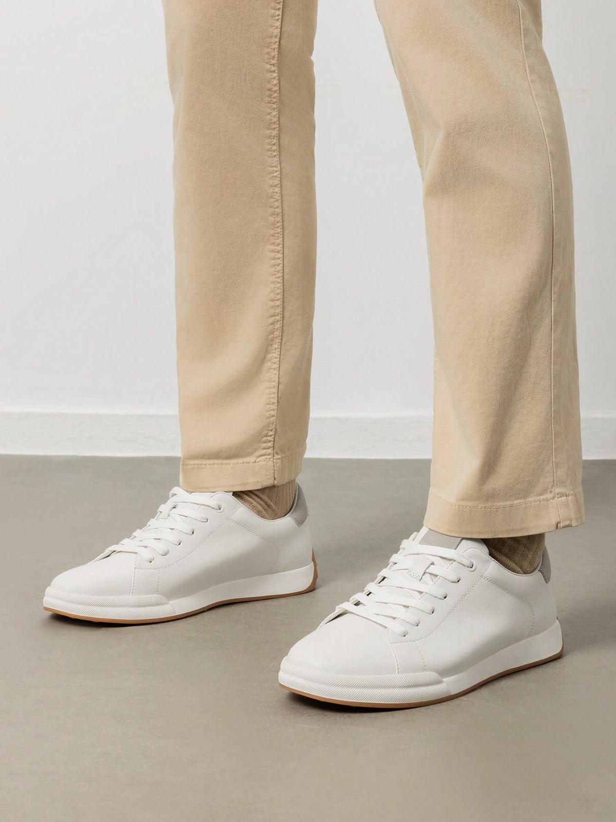 Tênis Casual Couro Design Minimalista Solado Resistente