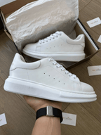 Tênis Casual Estruturado Solado Alto Minimalista
