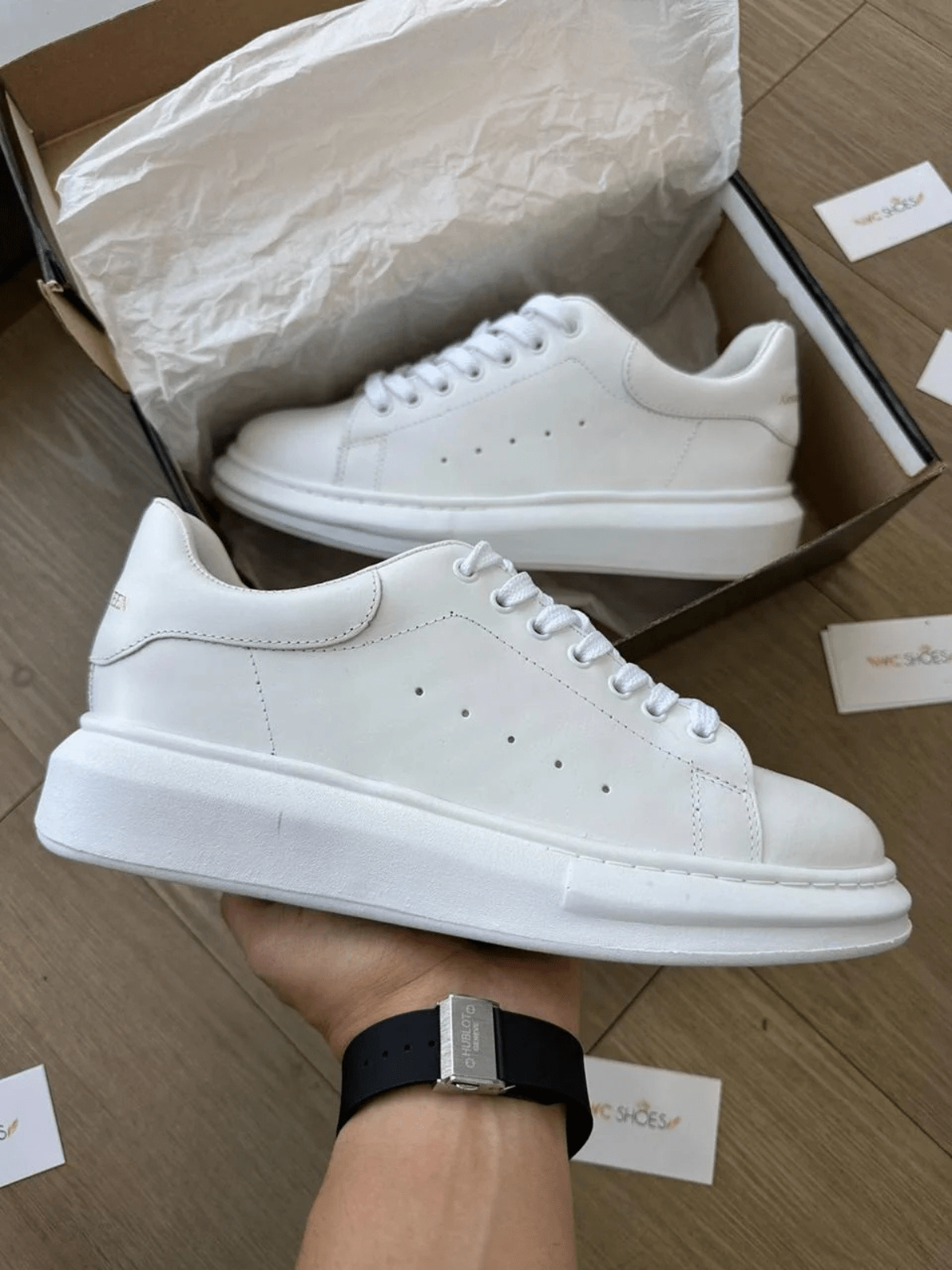 Tênis Casual Estruturado Solado Alto Minimalista