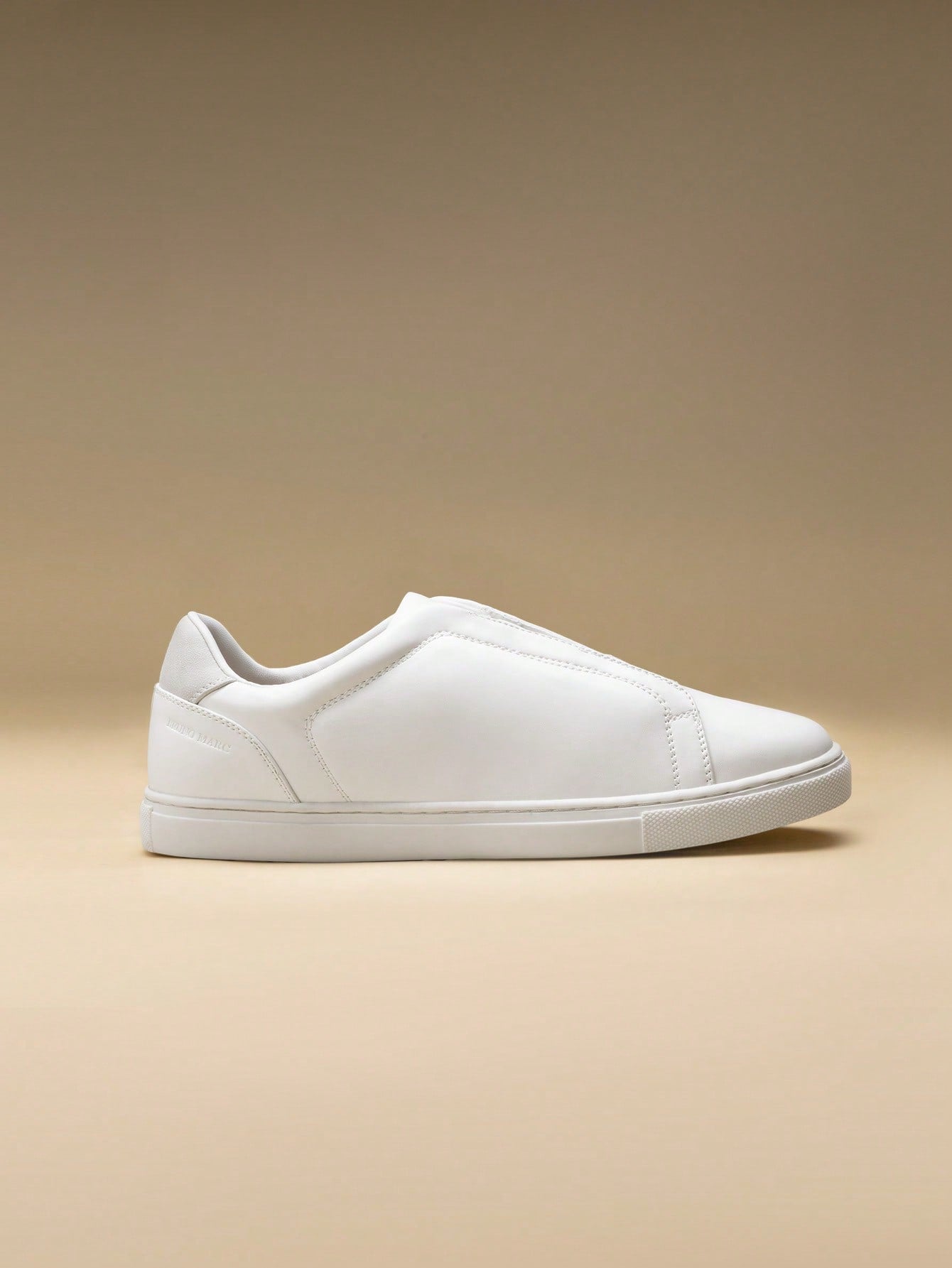 Tênis Casual Slip On Com Solado Baixo Confortável