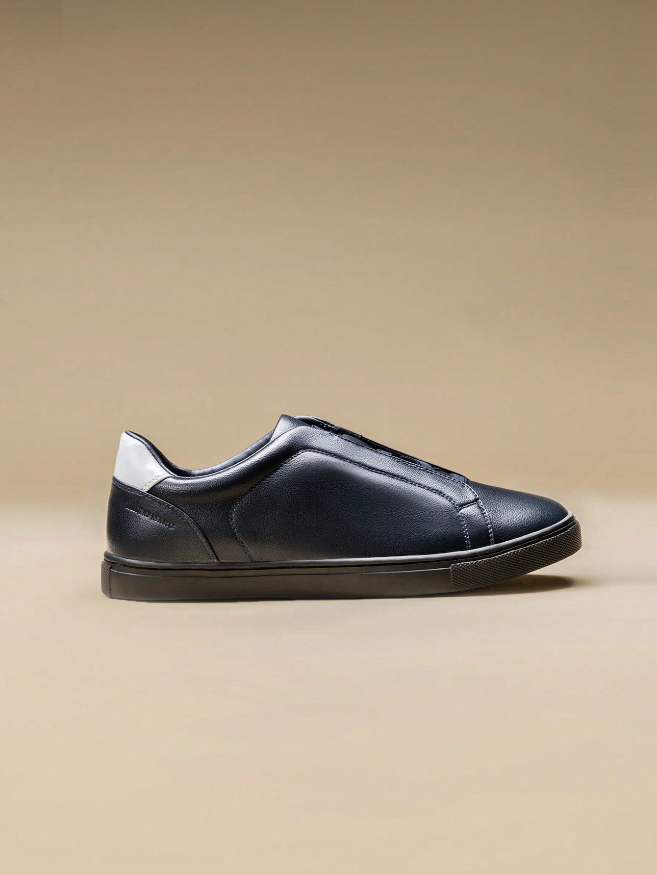 Tênis Casual Slip On Com Solado Baixo Confortável