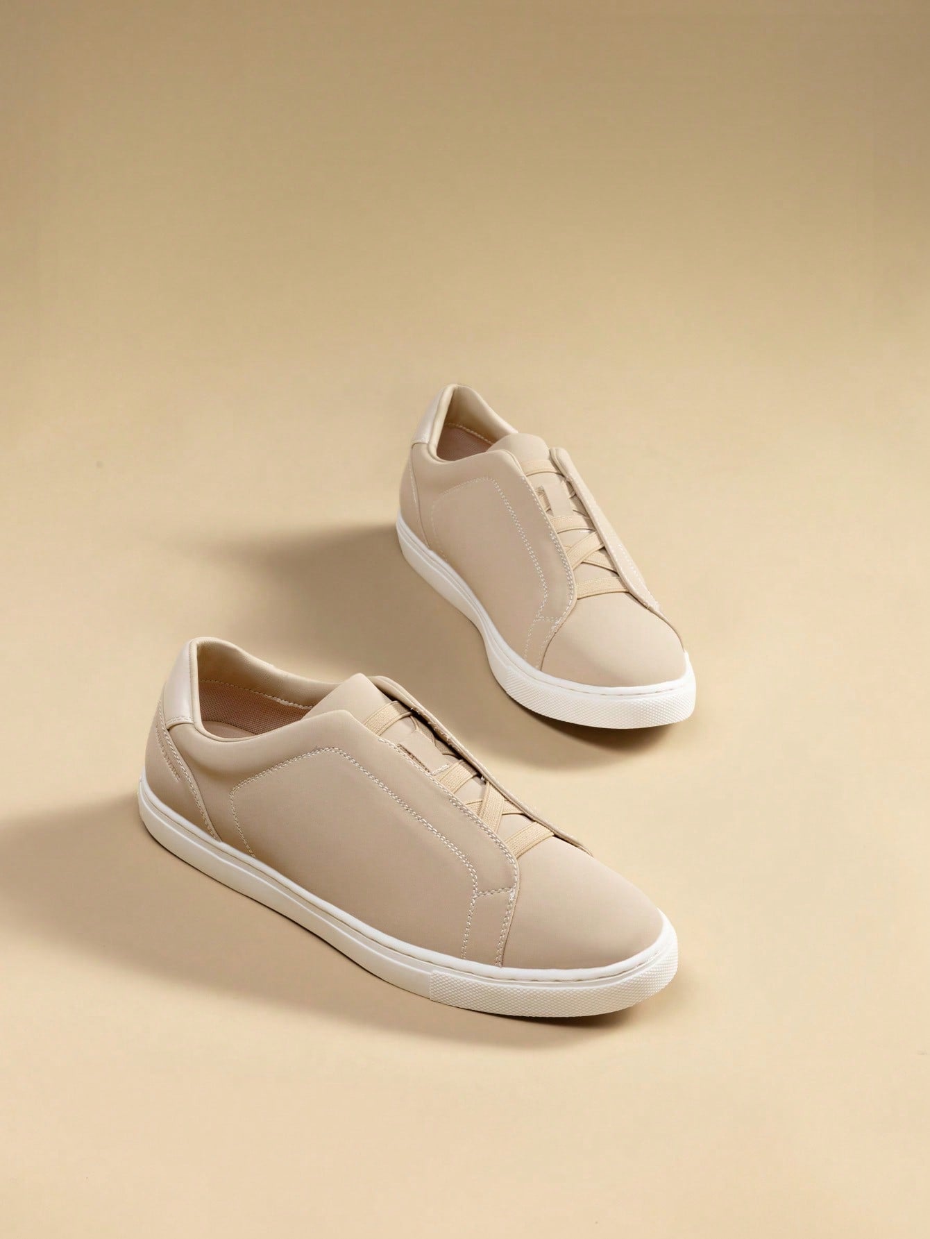 Tênis Casual Slip On Com Solado Baixo Confortável