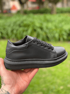 Tênis Casual Estruturado Solado Alto Minimalista