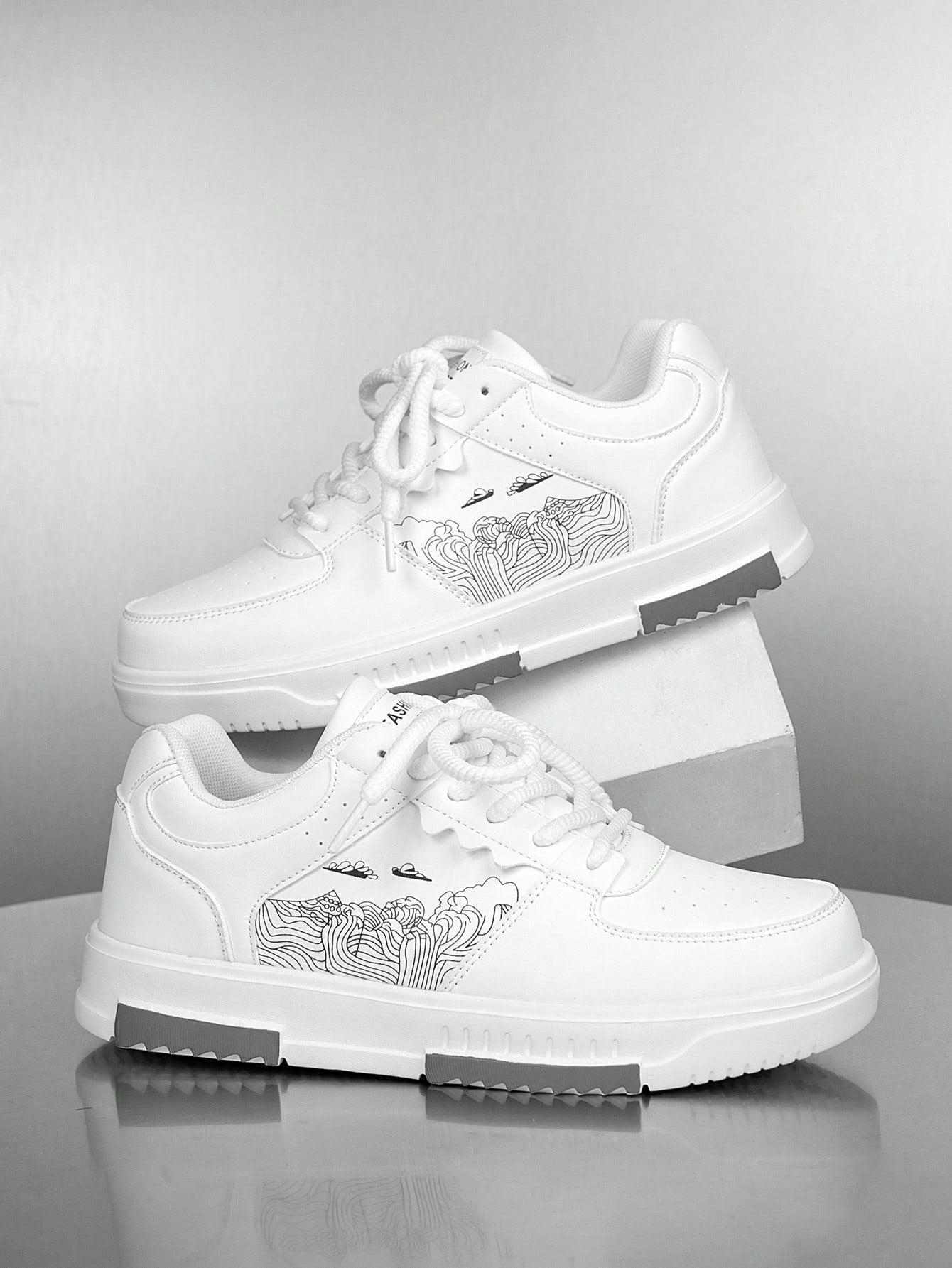 Tênis Street Estilo Urbano Recortes Detalhados