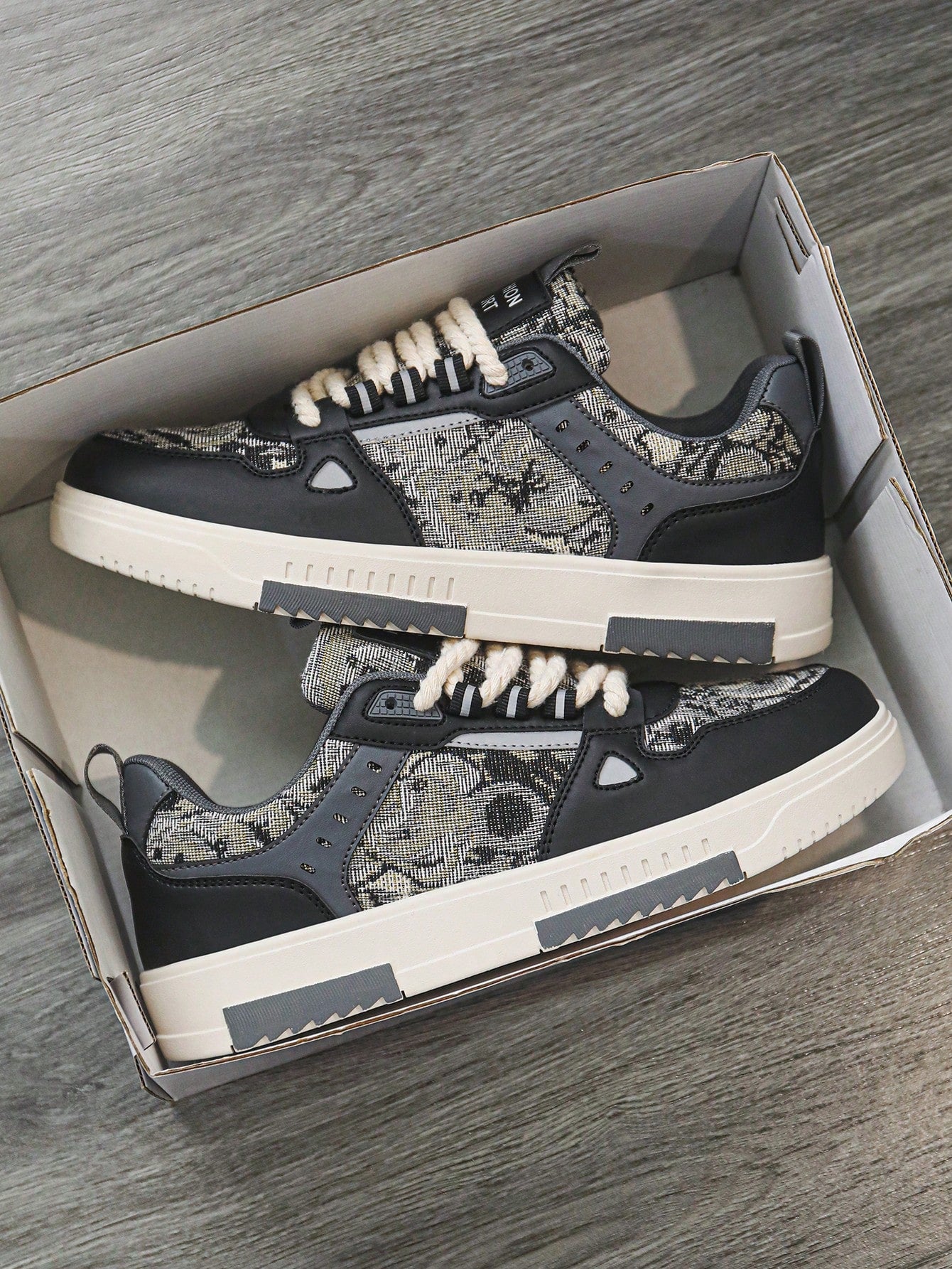 Tênis Street Estampado Casual Cano Baixo Detalhes Modernos