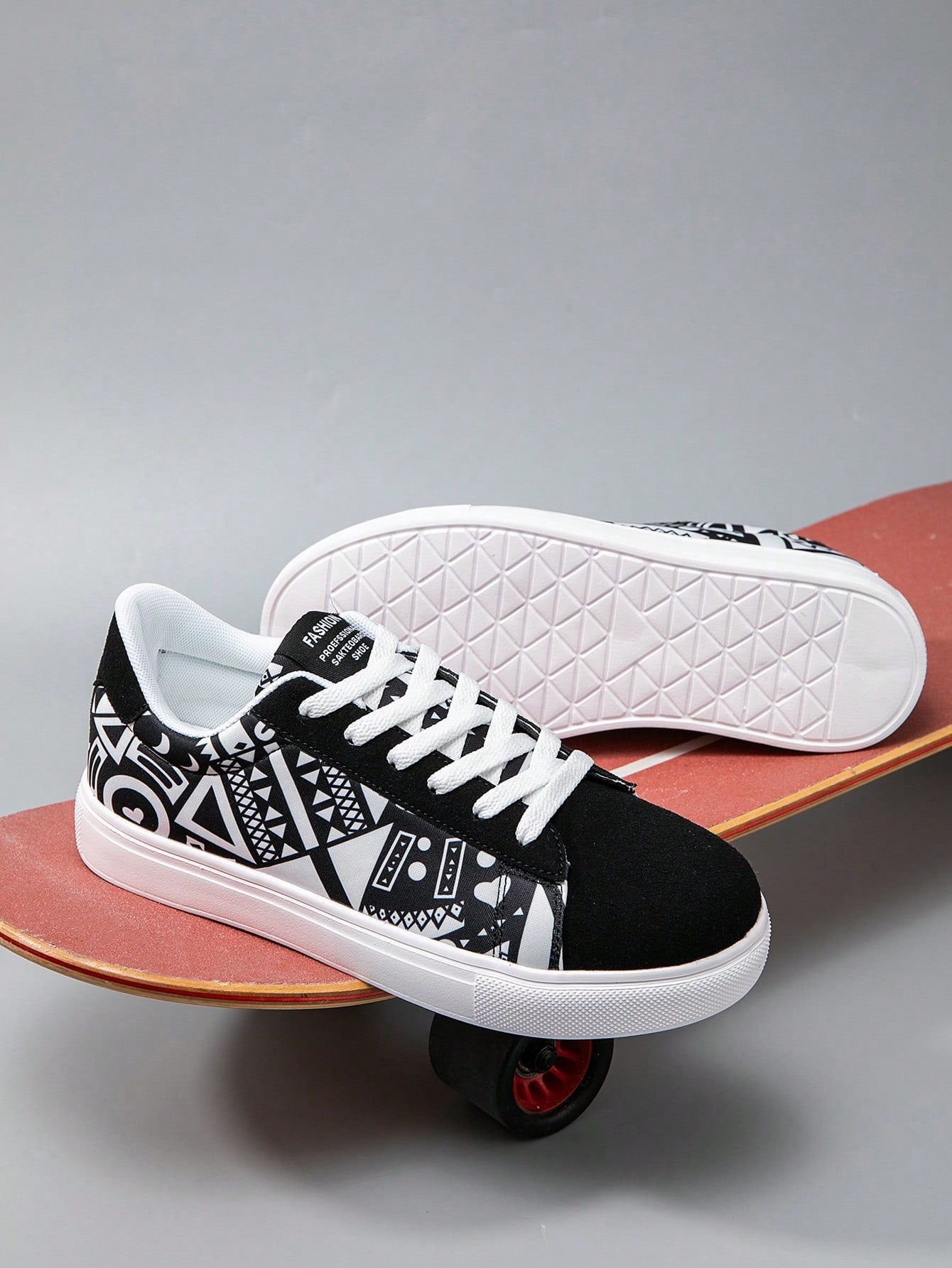 Tênis Street Estampado Tribal Preto E Branco Estilo Urbano