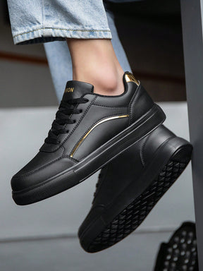 Tênis Casual Cano Baixo Acabamento Liso Detalhe Metalizado