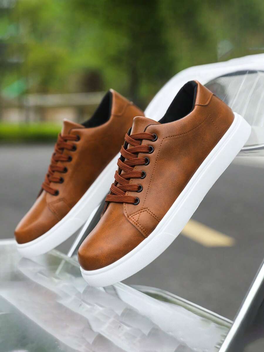 Tênis Casual Couro Sintético Design Moderno Com Solado Grosso