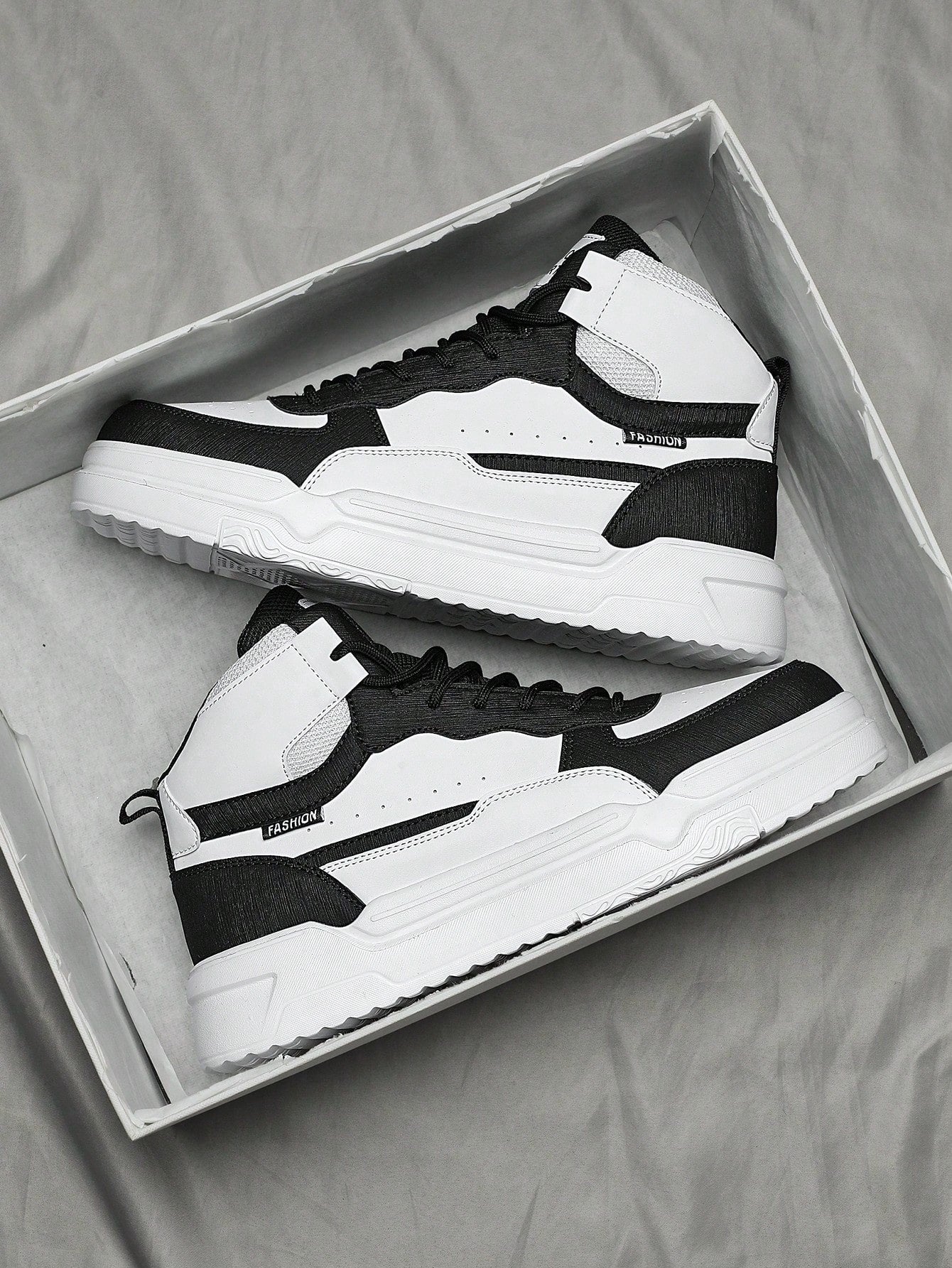 Tênis Street Estilo Urbano Recortes Modernos