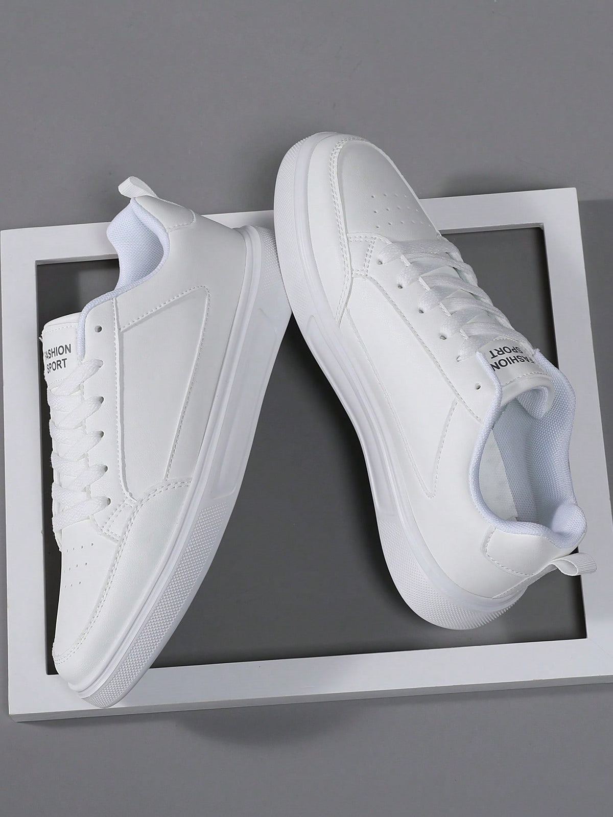 Tênis Casual Sintético Design Minimalista Com Solado Resistente