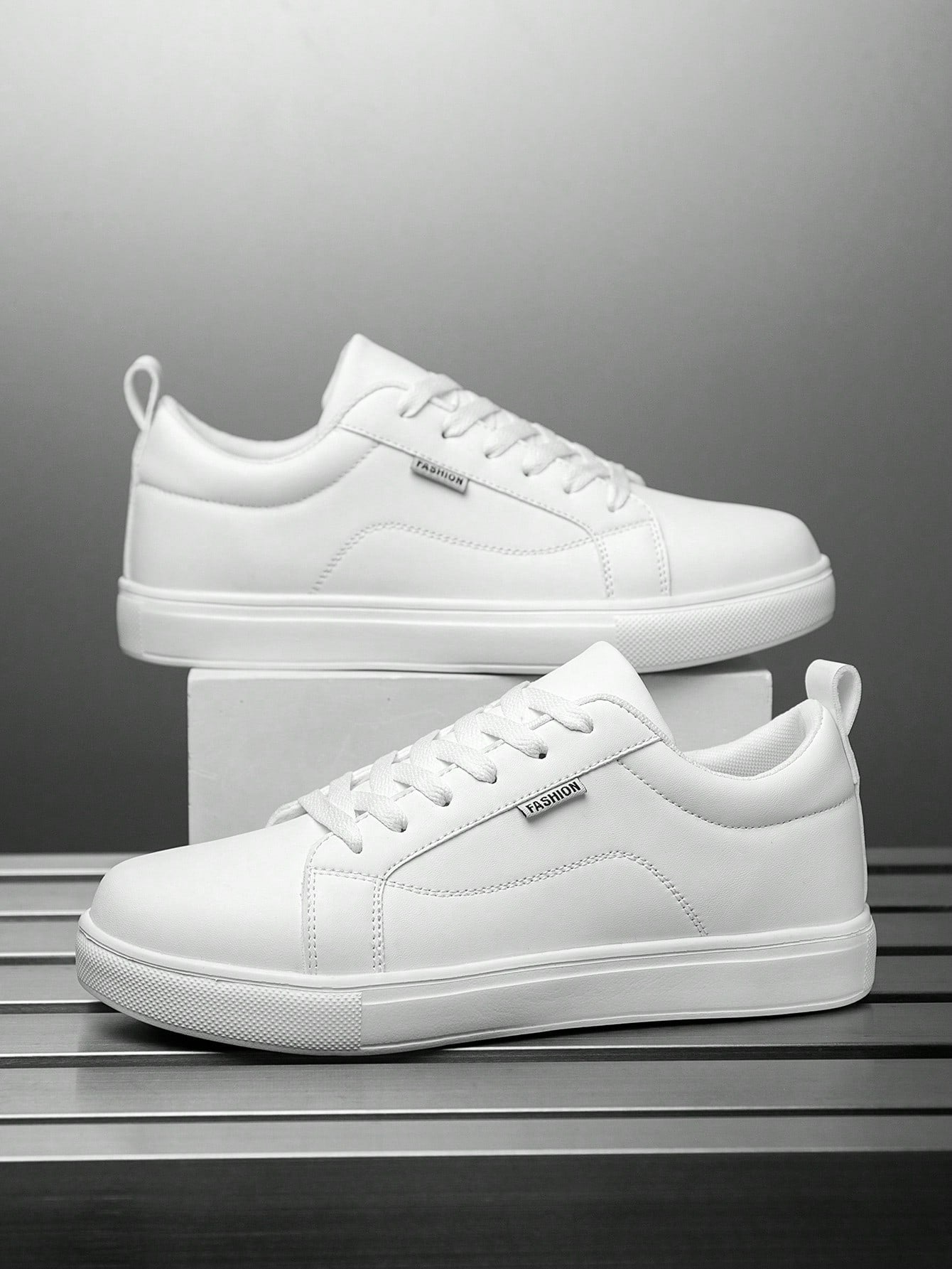 Tênis Casual Minimalista Com Design Moderno
