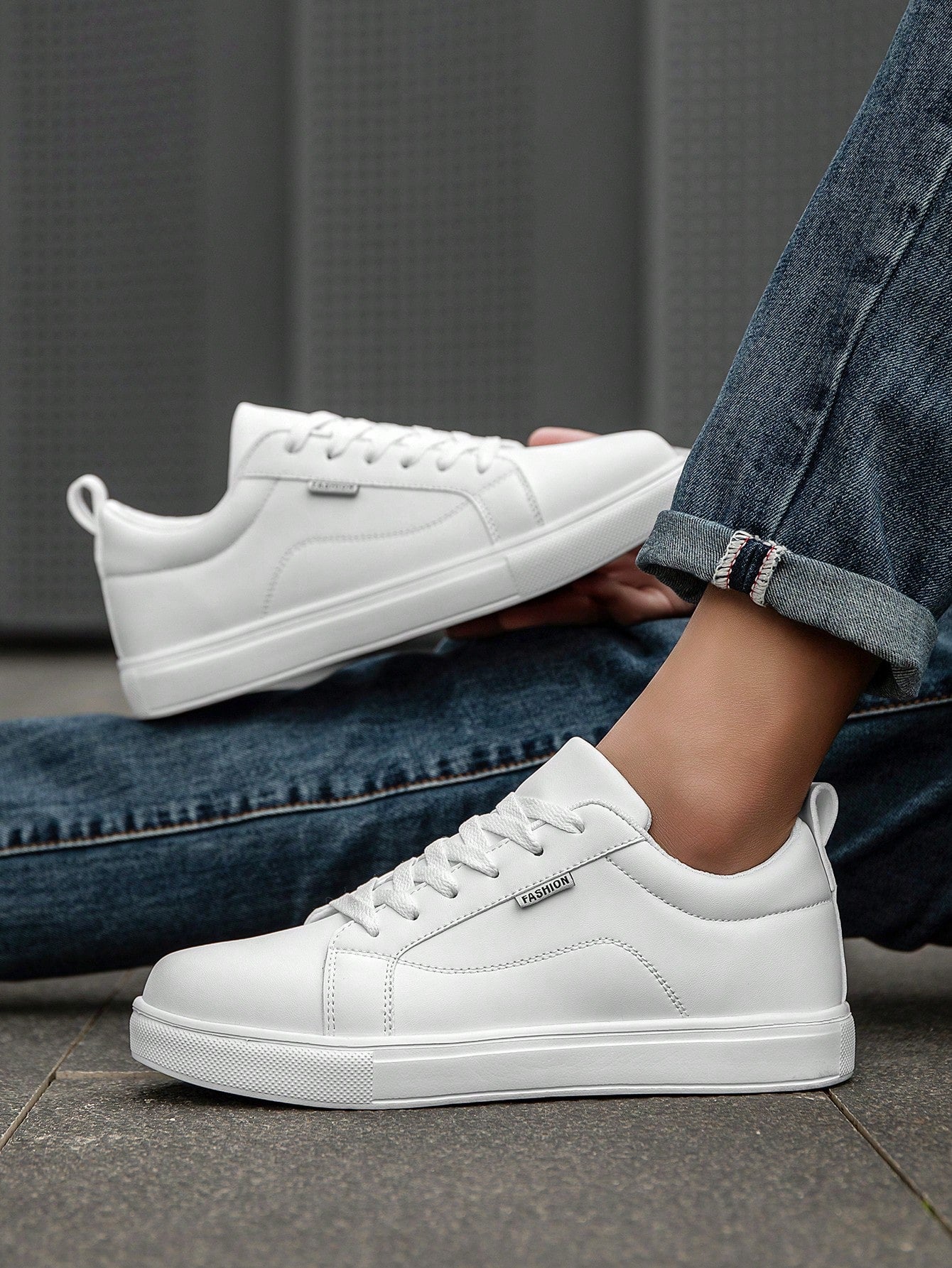 Tênis Casual Minimalista Com Design Moderno