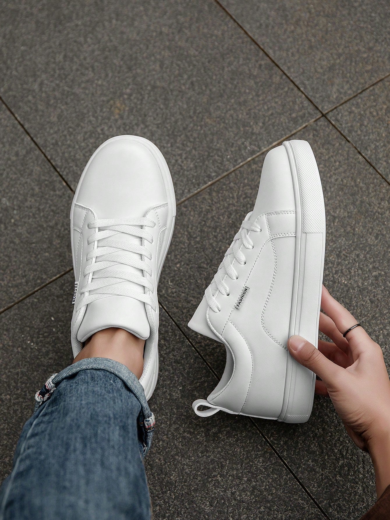 Tênis Casual Minimalista Com Design Moderno