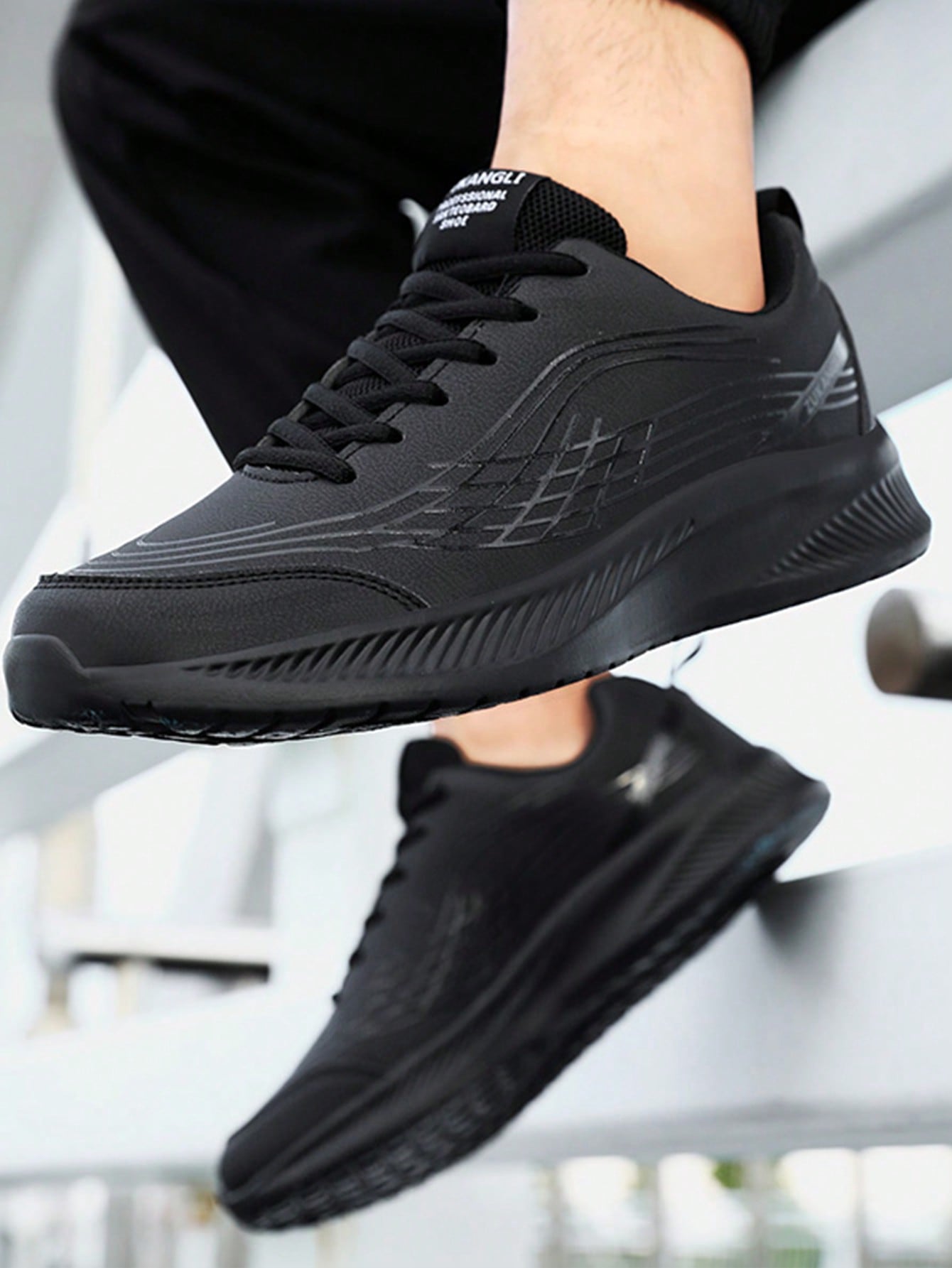 Tênis Corrida Leve Com Design Esportivo