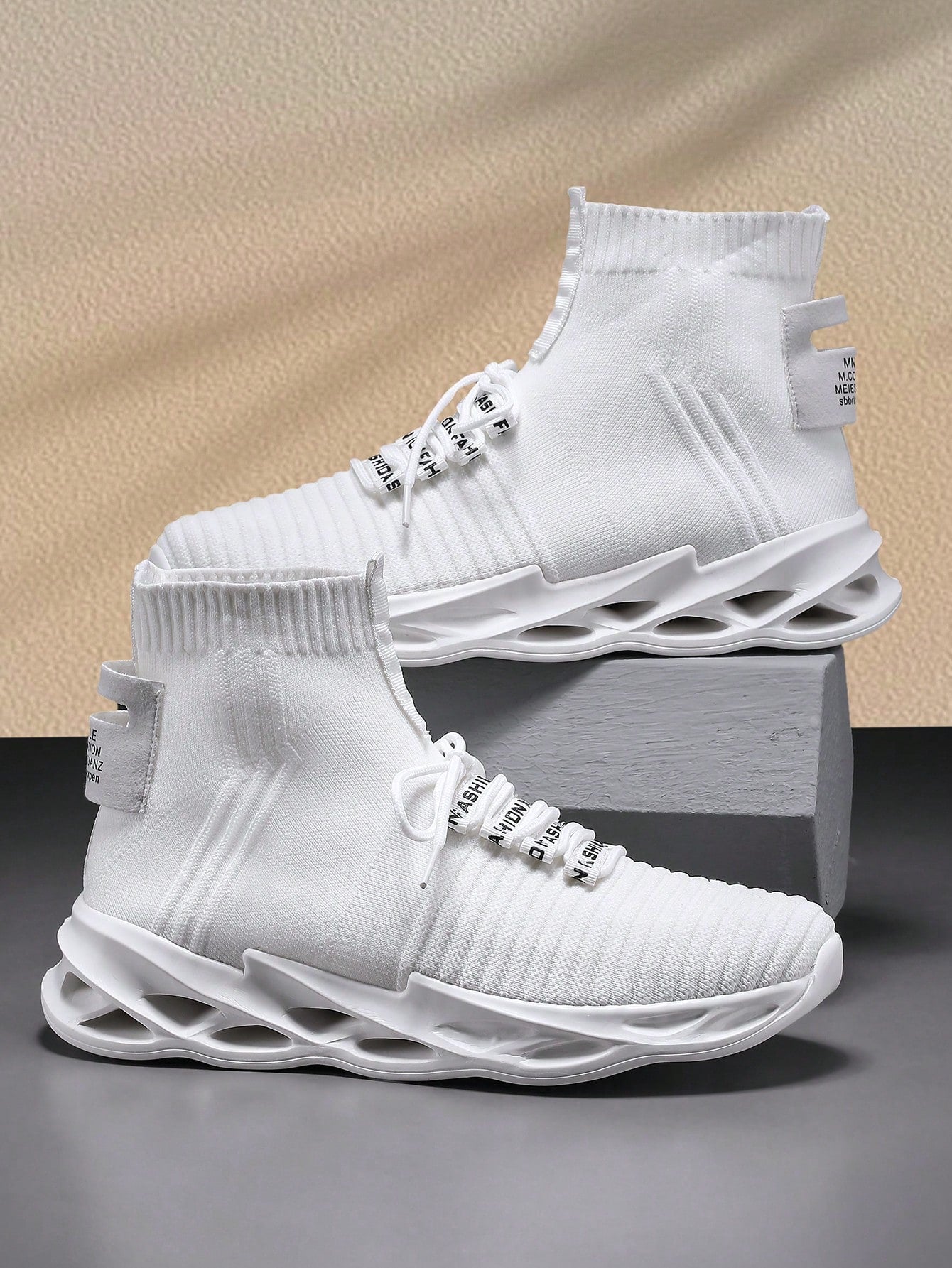 Tênis Corrida Knit Cano Alto Solado Vazado