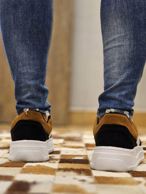 Tênis Casual Cano Baixo Recortes Texturizados Solado Robusto