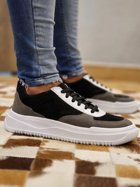 Tênis Casual Cano Baixo Recortes Texturizados Solado Robusto