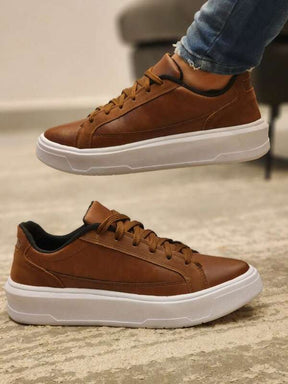 Tênis Casual Cano Baixo Com Recortes Solado Estruturado