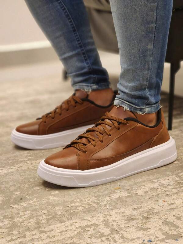 Tênis Casual Cano Baixo Com Recortes Solado Estruturado