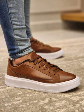 Tênis Casual Cano Baixo Com Recortes Solado Estruturado