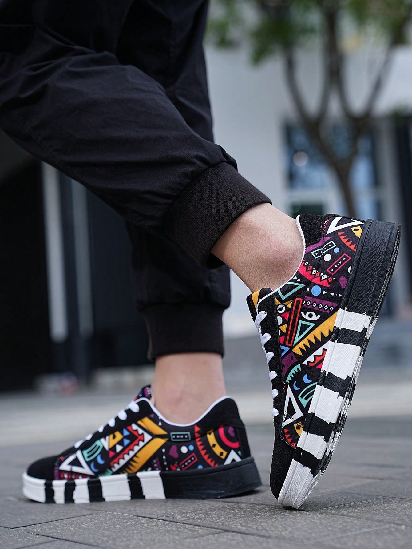 Tênis Street Estampado Geométrico Colorido Solado Casual