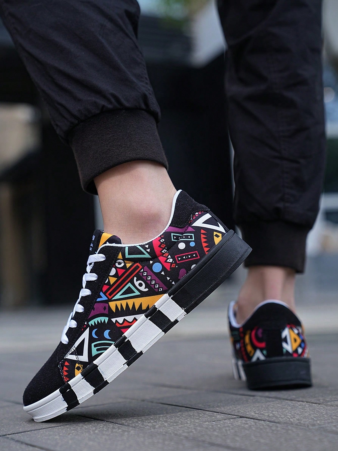 Tênis Street Estampado Geométrico Colorido Solado Casual