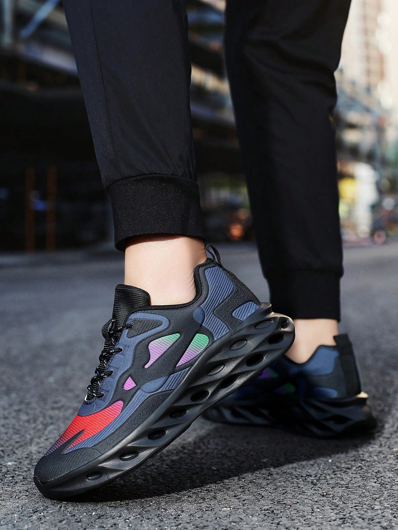 Tênis Corrida Estilo Futurista Com Solado Vazado Confortável