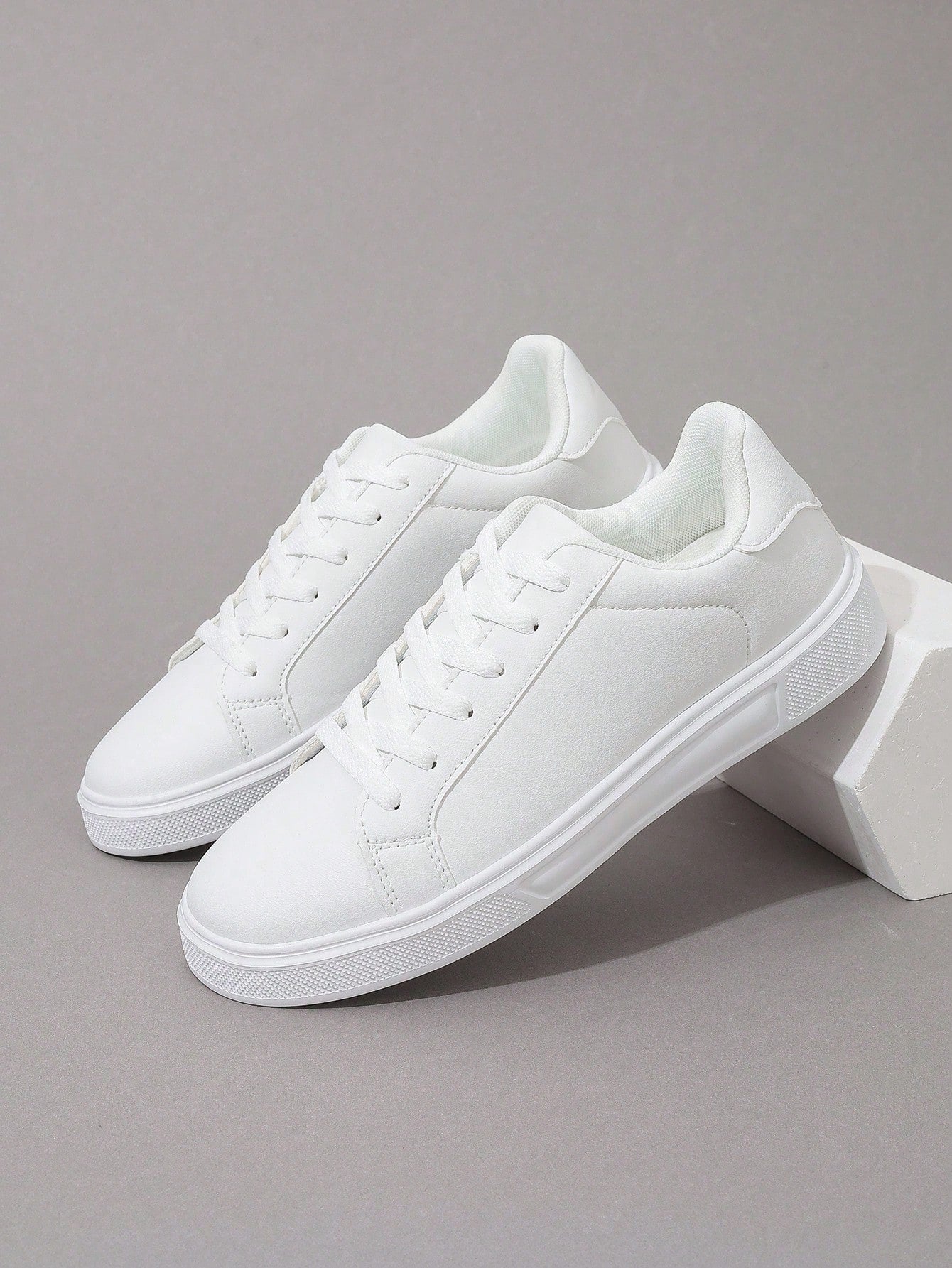 Tênis Casual Sintético Design Minimalista Com Solado Leve