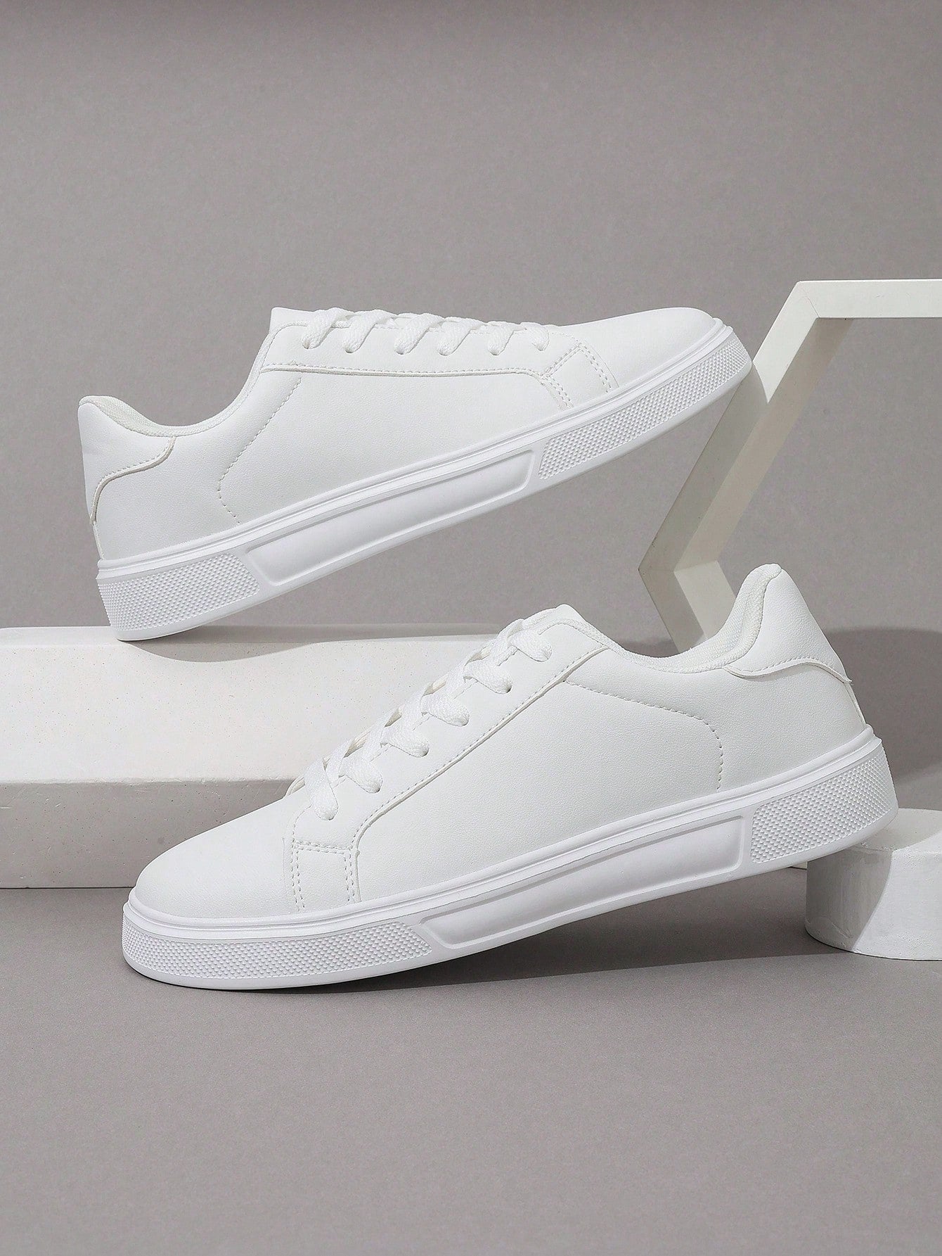 Tênis Casual Sintético Design Minimalista Com Solado Leve