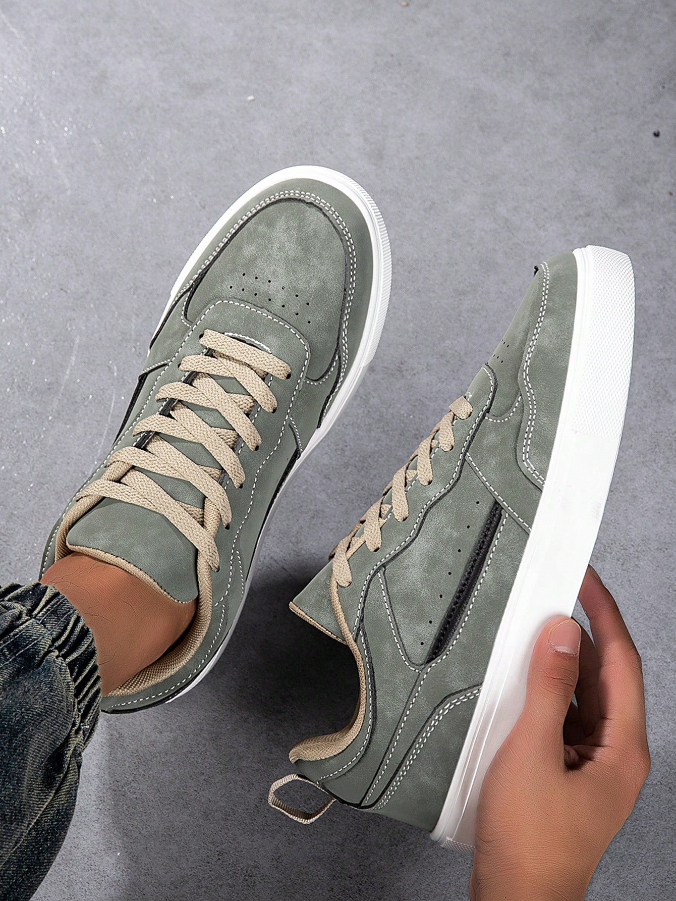 Tênis Casual Cano Baixo Estruturado Com Costuras