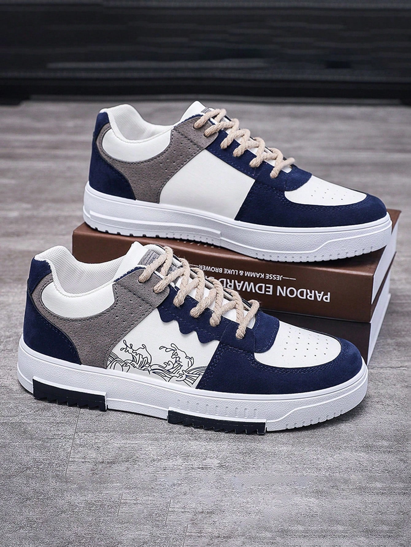 Tênis Street Recortes Modernos Solado Reforçado