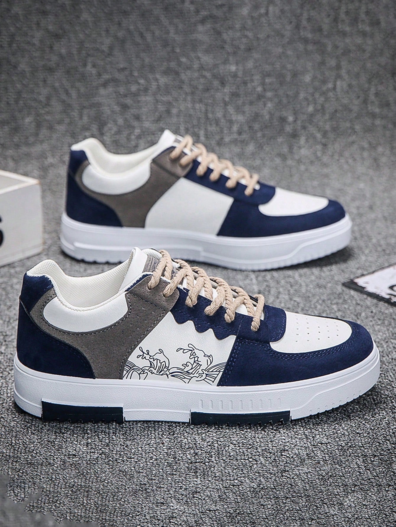 Tênis Street Recortes Modernos Solado Reforçado