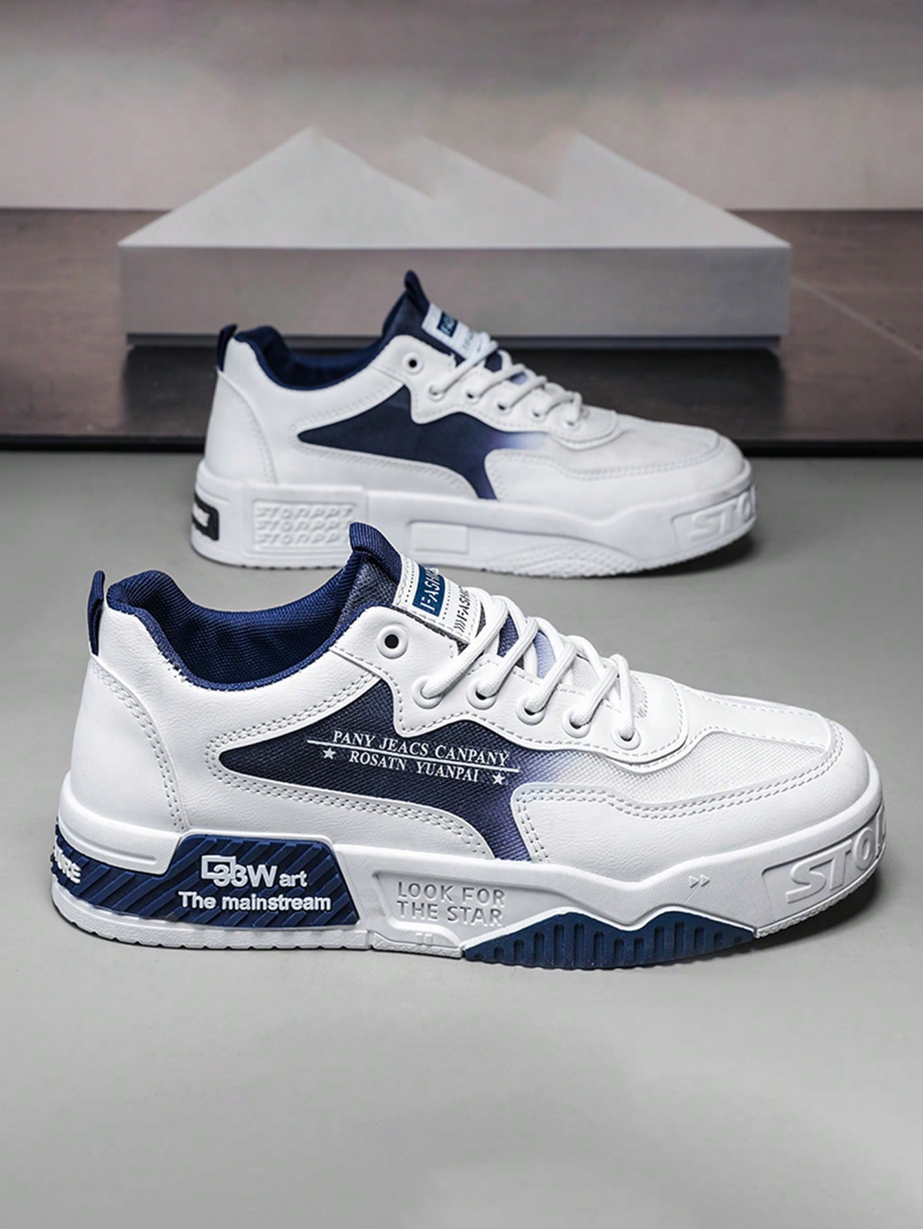 Tênis Street Cano Baixo Recortes Estilizados