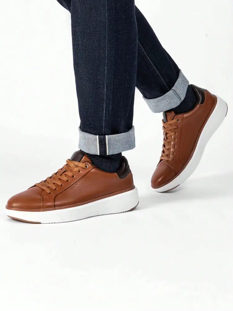 Tênis Casual Couro Com Solado Alto Confortável Tênis Casual Couro Com Solado Alto Confortável