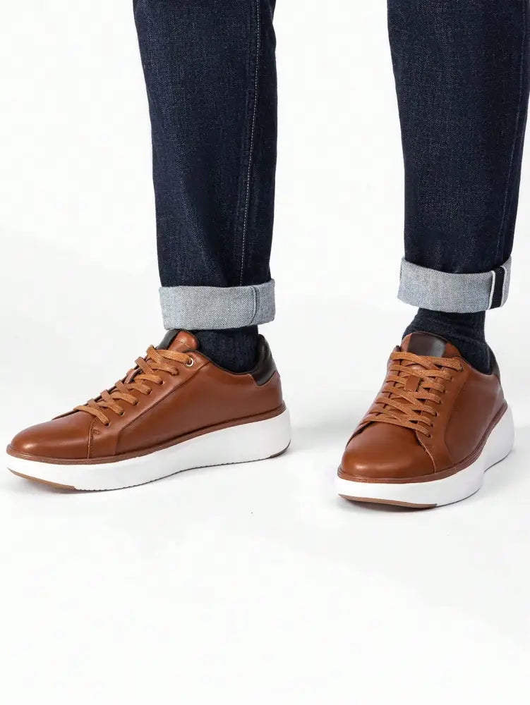 Tênis Casual Couro Com Solado Alto Confortável Tênis Casual Couro Com Solado Alto Confortável